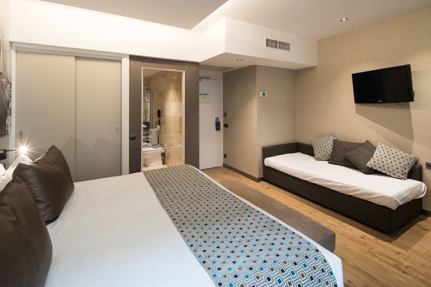Catalonia Born Hotel Barcelona Exterior foto