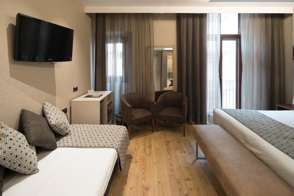 Catalonia Born Hotel Barcelona Exterior foto